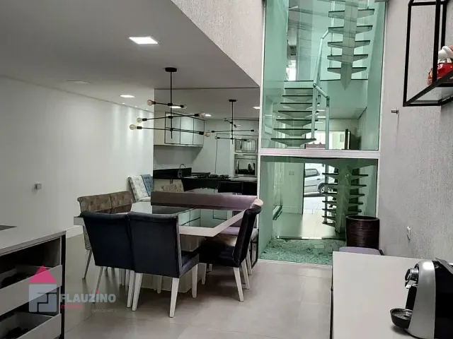 Sobrado com 300m² 4 quartos e 4 banheiros, à venda, no bairro Jardim Sandra em São Paulo