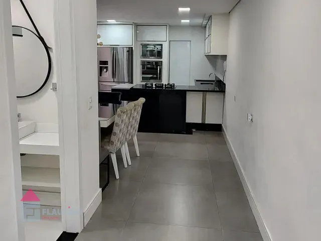 Sobrado com 300m² 4 quartos e 4 banheiros, à venda, no bairro Jardim Sandra em São Paulo