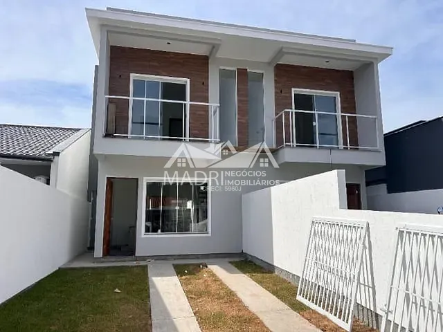 Sobrado 2 quartos e 1 banheiro, à venda, no bairro Bela Vista em Palhoça