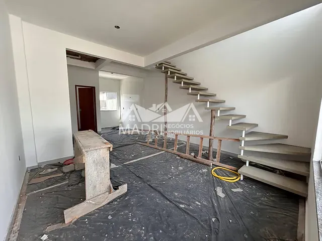 Sobrado 2 quartos e 1 banheiro, à venda, no bairro Bela Vista em Palhoça