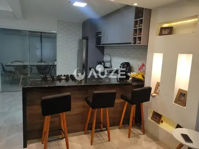 Sobrado com 104m² 3 quartos e 2 banheiros, à venda, no bairro Afonso Pena em São José Dos Pinhais