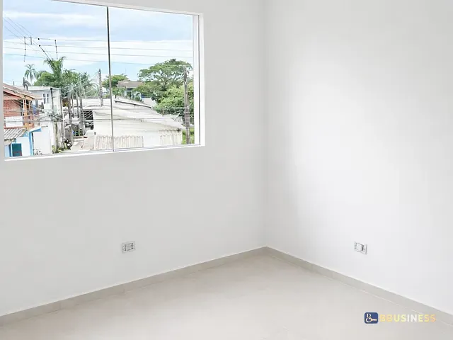 Sobrado com 161m² 3 quartos e 2 banheiros, à venda, no bairro Centro em Bertioga