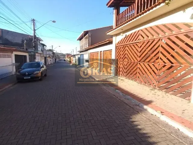 Sobrado com 250m² 4 quartos e 4 banheiros, à venda, no bairro Jardim Nova Poá em Poá