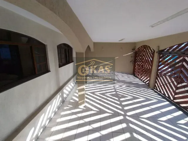 Sobrado com 250m² 4 quartos e 4 banheiros, à venda, no bairro Jardim Nova Poá em Poá