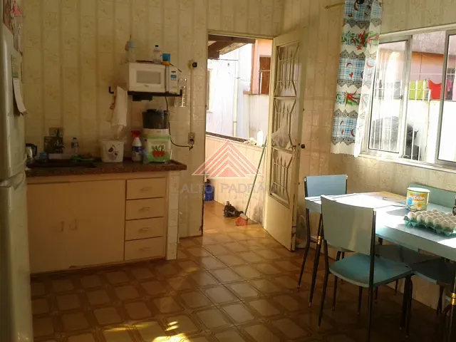 Sobrado à venda, no bairro Parque das Américas em Mauá