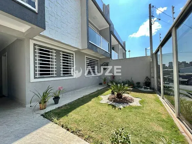 Sobrado com 150m² 4 quartos e 4 banheiros, à venda, no bairro Capão Raso em Curitiba
