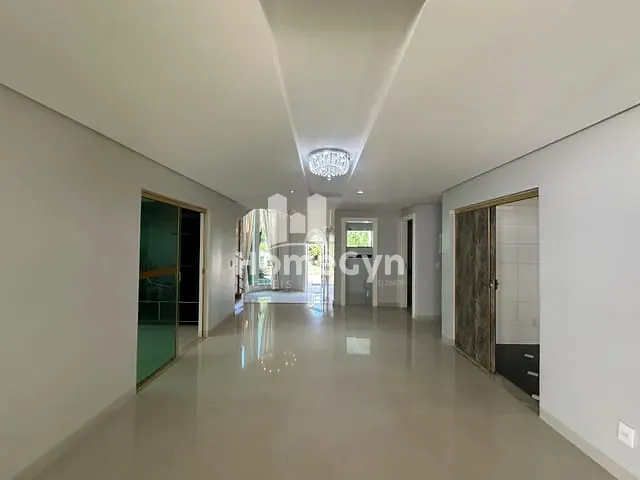 Sobrado com 765m² 6 quartos e 7 banheiros, para alugar, no bairro Residencial Alphaville Flamboyant em Goiânia