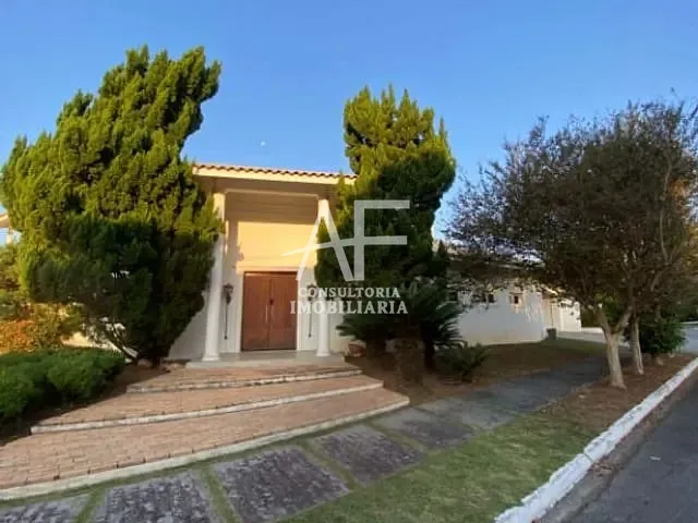 Sobrado com 820m² 4 quartos e 7 banheiros, para alugar, no bairro Condomínio Village Taubaté em Taubaté