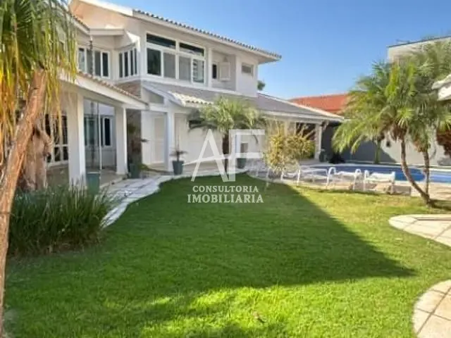 Sobrado com 820m² 4 quartos e 7 banheiros, para alugar, no bairro Condomínio Village Taubaté em Taubaté