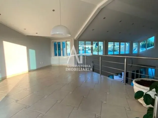 Sobrado com 820m² 4 quartos e 7 banheiros, para alugar, no bairro Condomínio Village Taubaté em Taubaté