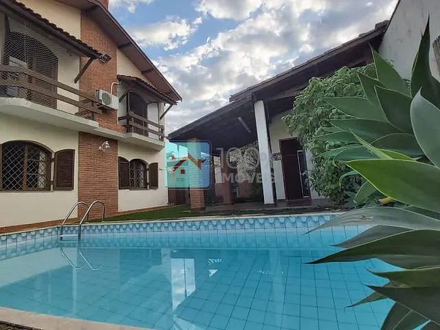 Sobrado com 450m² 4 quartos e 3 banheiros, à venda, no bairro Jardim Esplanada em São José dos Campos