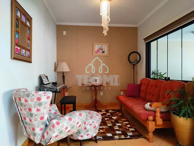 Sobrado com 440m² 4 quartos e 3 banheiros, à venda, no bairro Centro em Taubaté