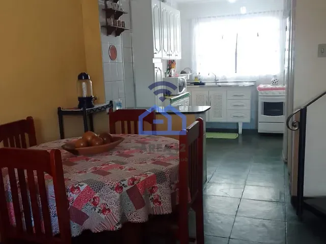 Sobrado 2 quartos e 2 banheiros, à venda, no bairro Martim de Sá em Caraguatatuba