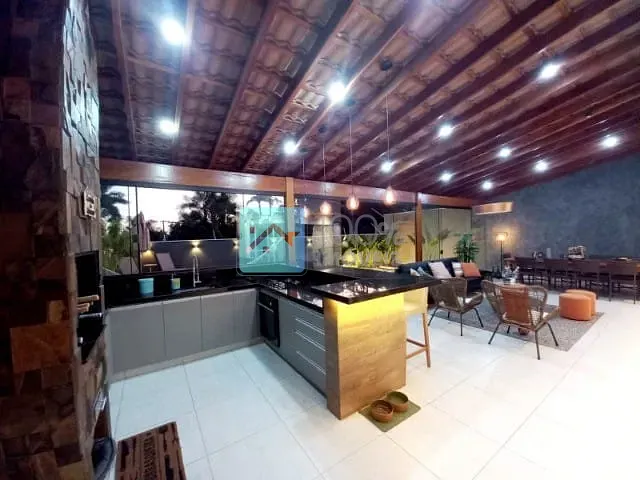 Sobrado com 291m² 4 quartos e 3 banheiros, à venda, no bairro Urbanova em São José dos Campos