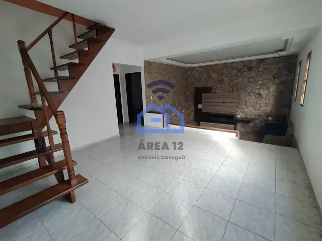 Sobrado com 386m² 3 quartos e 2 banheiros, à venda, no bairro Pontal de Santa Marina em Caraguatatuba