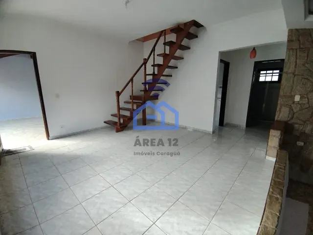 Sobrado com 386m² 3 quartos e 2 banheiros, à venda, no bairro Pontal de Santa Marina em Caraguatatuba