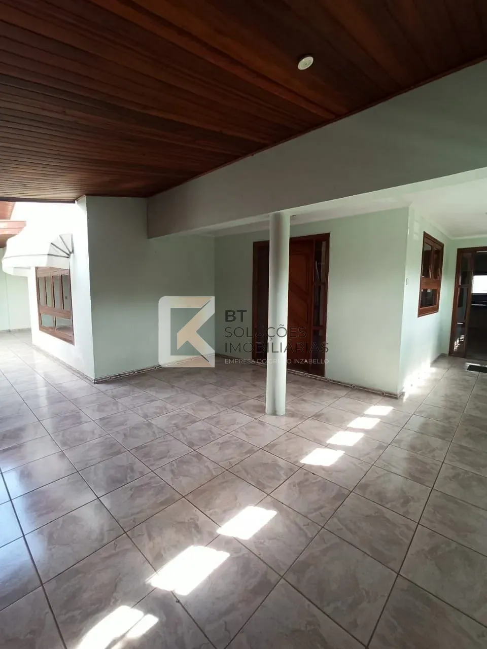 Sobrado, 6 quartos, 286 m² - Foto 2