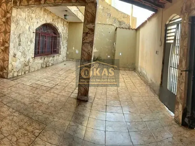Sobrado com 250m² 4 quartos e 2 banheiros, à venda, no bairro Vila Amorim em Suzano