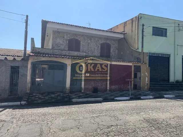 Sobrado com 250m² 4 quartos e 2 banheiros, à venda, no bairro Vila Amorim em Suzano