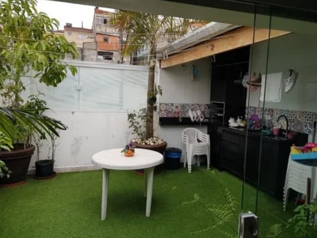 Sobrado com 150m² 5 quartos e 3 banheiros, à venda, no bairro Ayrosa em Osasco