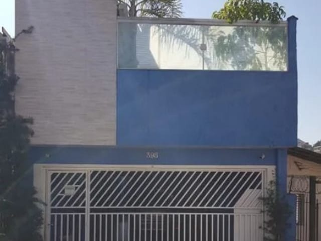 Sobrado com 150m² 5 quartos e 3 banheiros, à venda, no bairro Ayrosa em Osasco