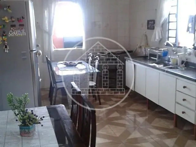 Sobrado com 300m² 3 quartos e 2 banheiros, à venda, no bairro Jardim Beatriz em São Paulo