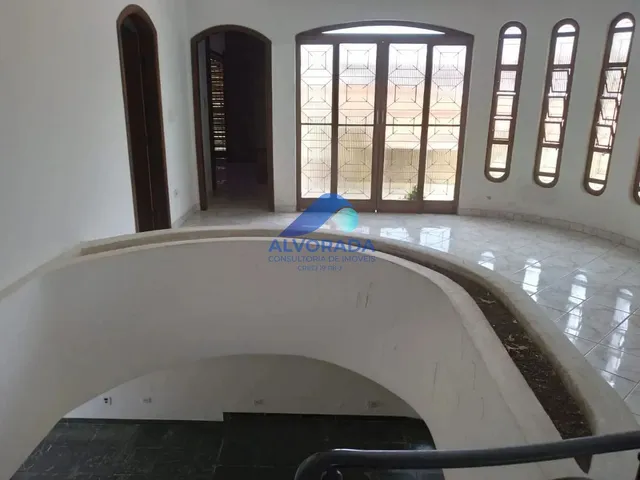 Sobrado com 375m² 4 quartos e 5 banheiros, à venda, no bairro Jardim Pereira do Amparo em Jacareí