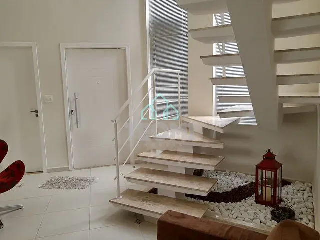 Sobrado com 275m² 3 quartos e 2 banheiros, à venda, no bairro Condomínio Vale do Sol em Tremembé