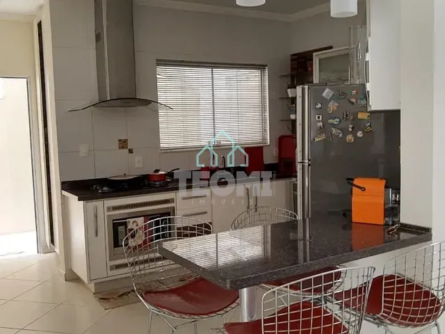 Sobrado com 275m² 3 quartos e 2 banheiros, à venda, no bairro Condomínio Vale do Sol em Tremembé