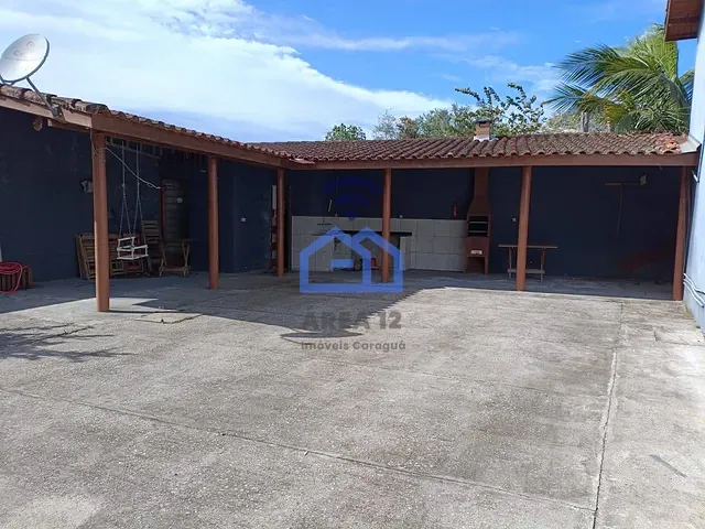 Sobrado com 299m² 4 quartos e 2 banheiros, à venda, no bairro Capricórnio III em Caraguatatuba