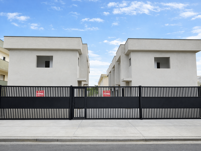 Sobrado 2 quartos e 2 banheiros, à venda, no bairro Maitinga em Bertioga