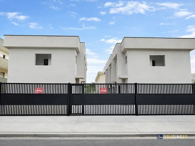 Sobrado 2 quartos e 2 banheiros, à venda, no bairro Maitinga em Bertioga