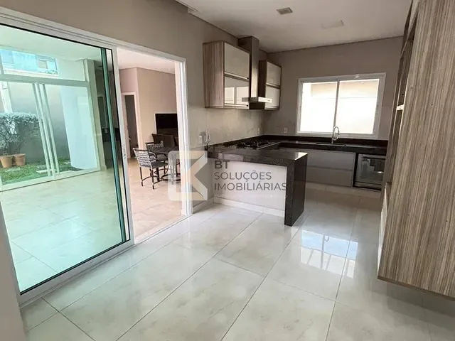 Sobrado com 370m² 3 quartos e 4 banheiros, à venda, no bairro Jardim Residencial Maria Dulce em Indaiatuba