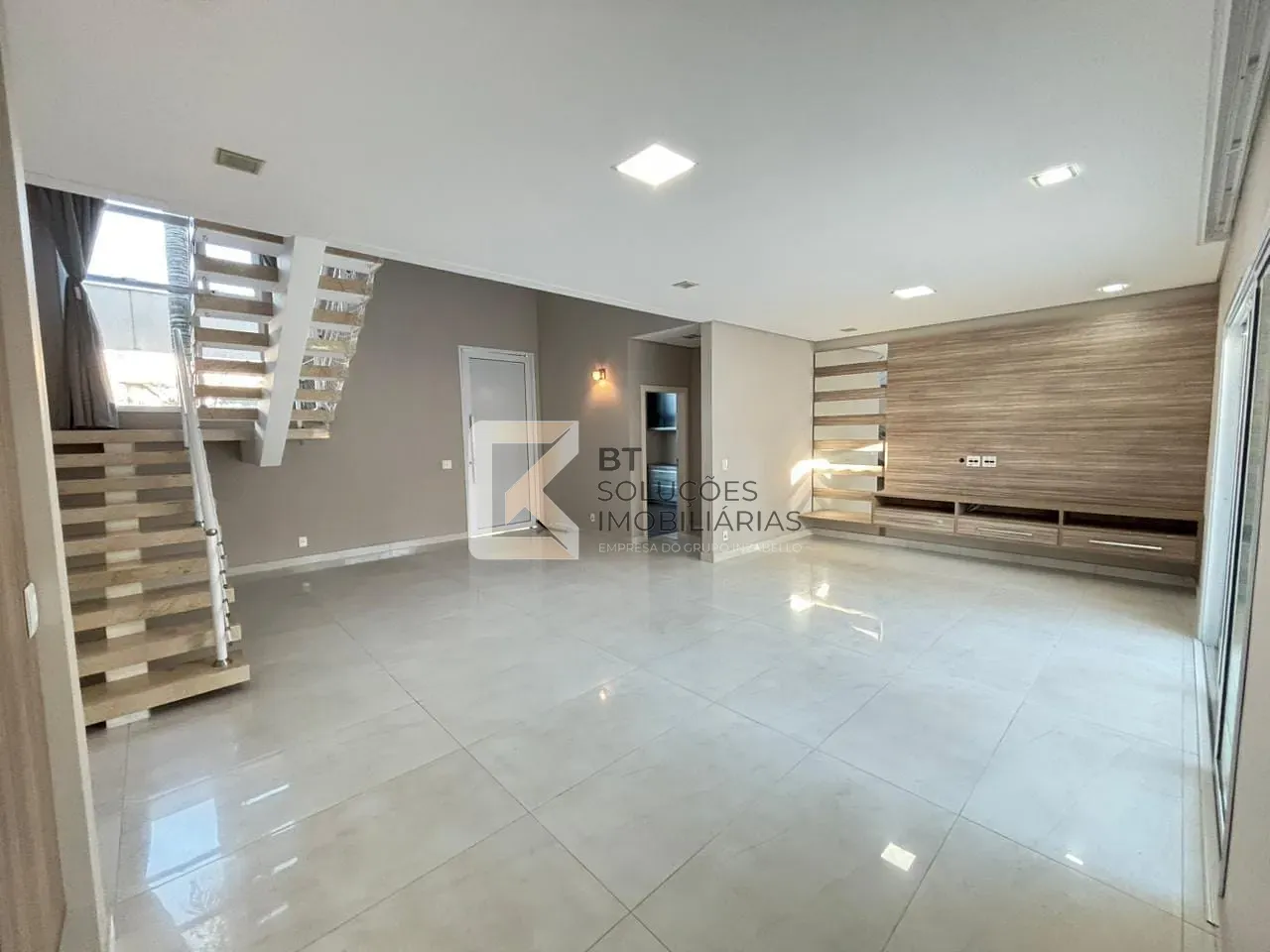 Sobrado, 3 quartos, 240 m² - Foto 2