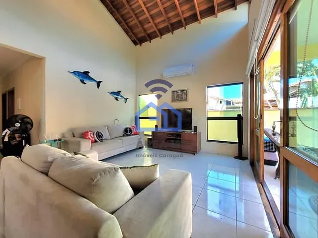 Sobrado com 400m² 3 quartos e 2 banheiros, à venda, no bairro Mar Verde em Caraguatatuba