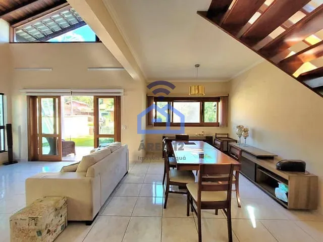 Sobrado com 400m² 3 quartos e 2 banheiros, à venda, no bairro Mar Verde em Caraguatatuba