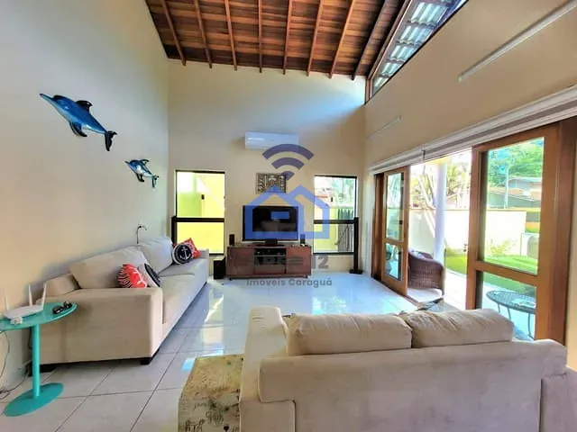 Sobrado com 400m² 3 quartos e 2 banheiros, à venda, no bairro Mar Verde em Caraguatatuba