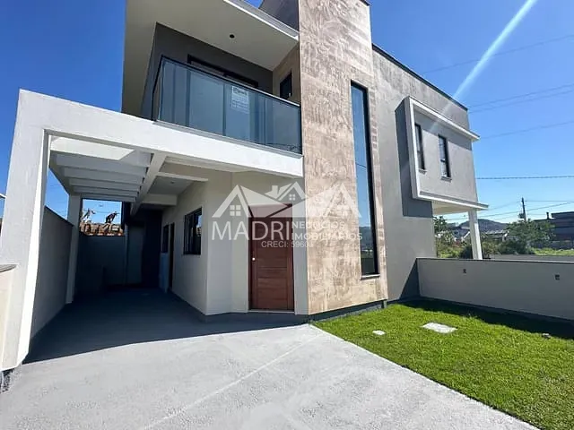 Sobrado 2 quartos e 2 banheiros, à venda, no bairro Bela Vista em Palhoça