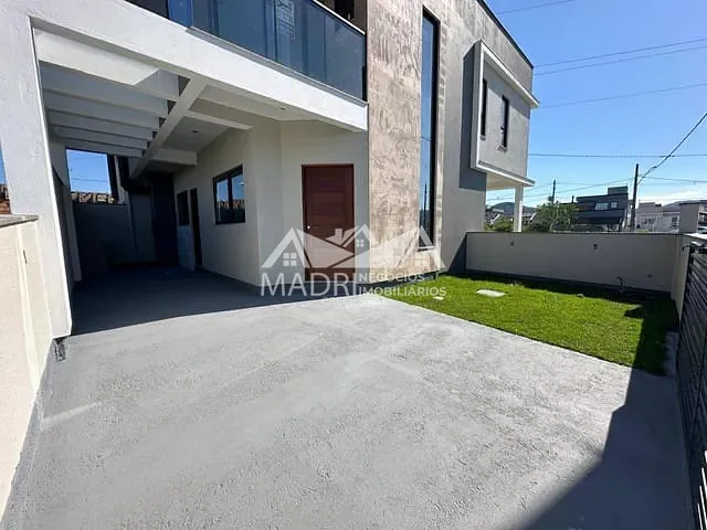 Sobrado 2 quartos e 2 banheiros, à venda, no bairro Bela Vista em Palhoça