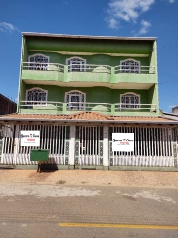 https://static.arboimoveis.com.br/SO0328_QCI/sobrado-a-venda-quartos-suite-vagas-recanto-das-emas-brasilia-df1627712194199caawo.jpg