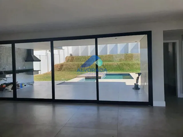 Sobrado com 900m² 4 quartos e 5 banheiros, à venda, no bairro Condomínio Reserva do Paratehy em São José Dos Campos