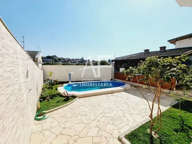 Sobrado com 350m² 3 quartos e 3 banheiros, à venda ou para alugar, no bairro Campos Elíseos em Taubaté
