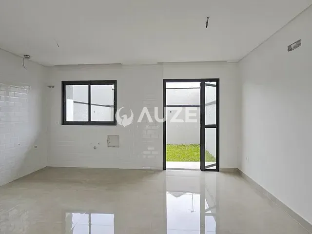 Sobrado com 108m² 3 quartos e 3 banheiros, à venda, no bairro Capão da Imbuia em Curitiba