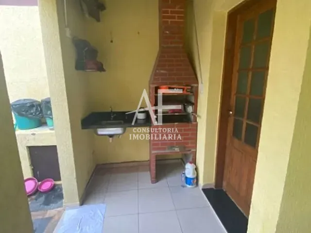 Sobrado com 120m² 3 quartos e 2 banheiros, à venda, no bairro Vila Iapi em Taubaté