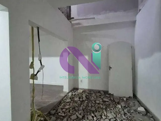 Sobrado com 253m² 5 quartos e 3 banheiros, à venda, no bairro Jaguaribe em Osasco