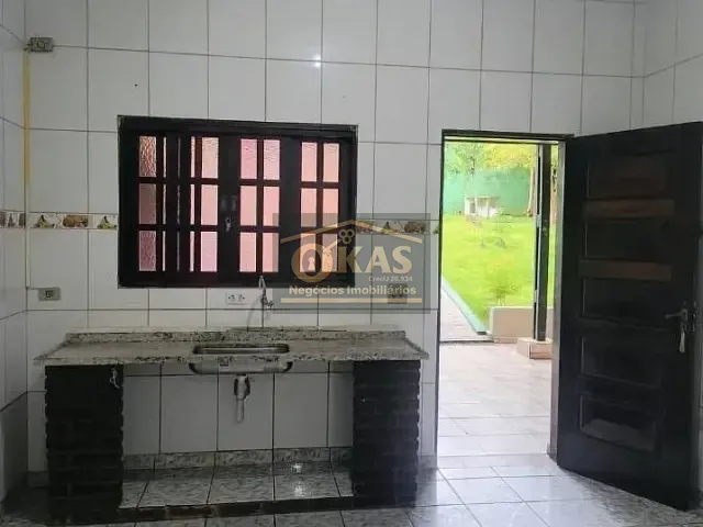 Sobrado com 250m² 3 quartos e 2 banheiros, à venda, no bairro Jardim Nova América em Suzano