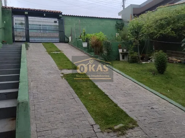 Sobrado com 250m² 3 quartos e 2 banheiros, à venda, no bairro Jardim Nova América em Suzano