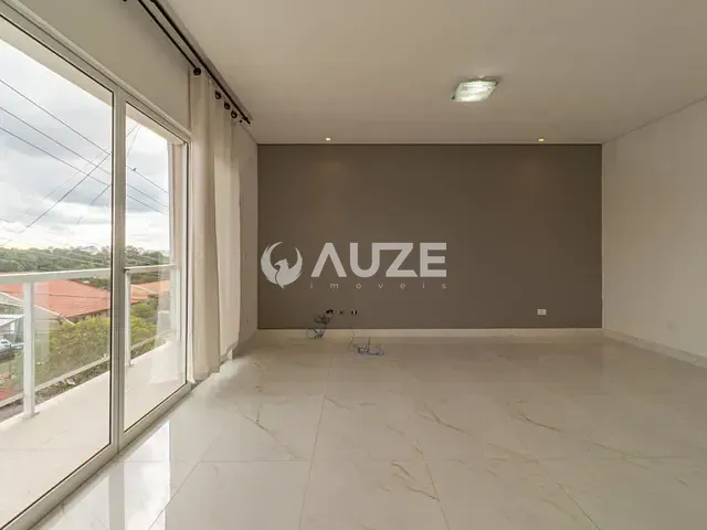 Sobrado com 320m² 5 quartos e 5 banheiros, à venda, no bairro Bacacheri em Curitiba