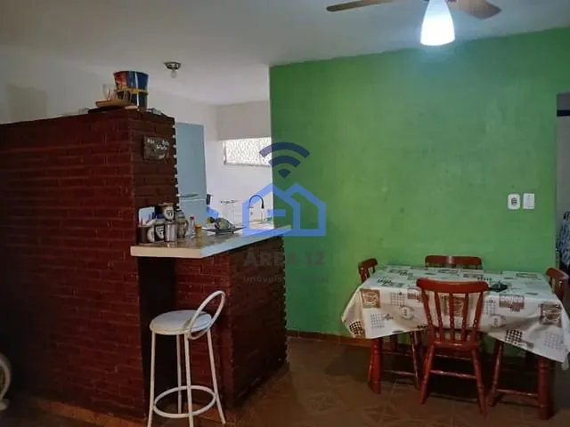 Sobrado com 125m² 3 quartos e 1 banheiro, à venda, no bairro Poiares em Caraguatatuba