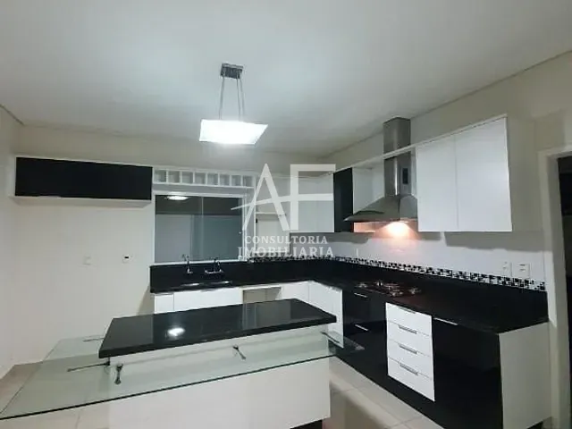 Sobrado com 275m² 3 quartos e 5 banheiros, para alugar, no bairro Campos Do Conde em Tremembé